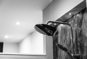 Chuveiro ou ducha: descubra qual é a melhor opção para o seu banheiro